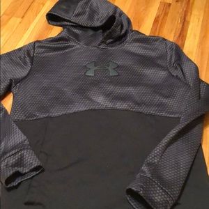 Boys Under Armour heavy weight sweatshirt